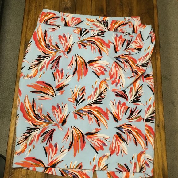 Lane Bryant Dresses & Skirts - Lane Bryant 16 Sky Blue Abstract Floral Print Pencil Skirt Belted